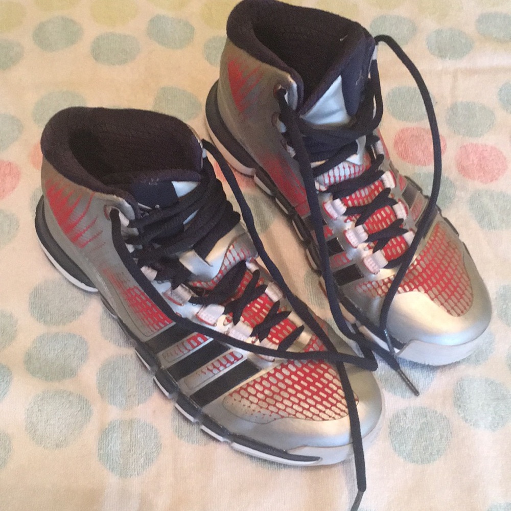 Adidas Basketball Shoes sz 6